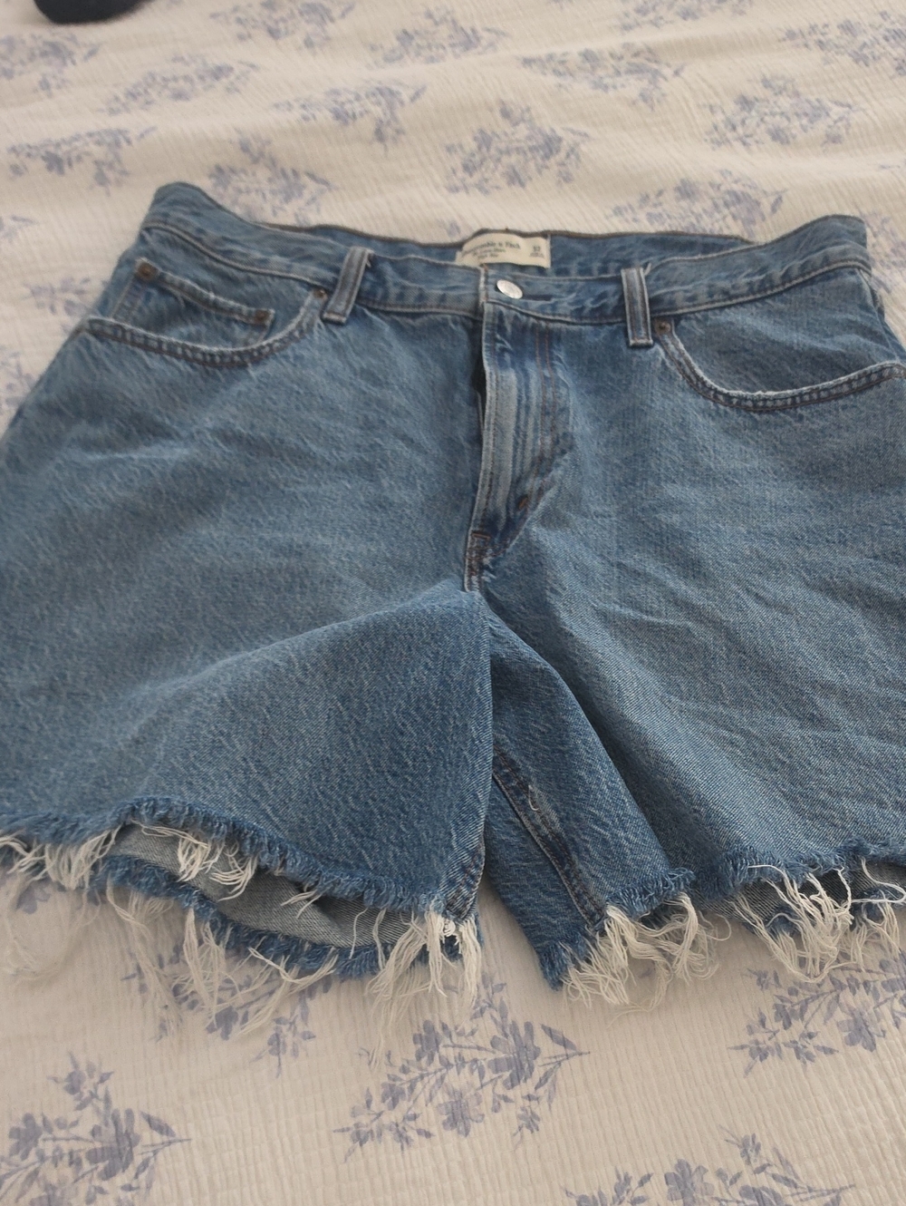 Abercrombie loose high rise short
